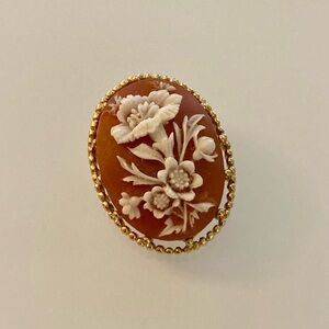 Vintage Crown Trifari Cameo Style Brooch Pin